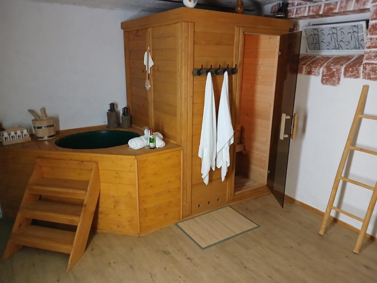 Villa Familienfreundliches-Luxus-Bahnwaerterhaus Schiltach Esterno foto